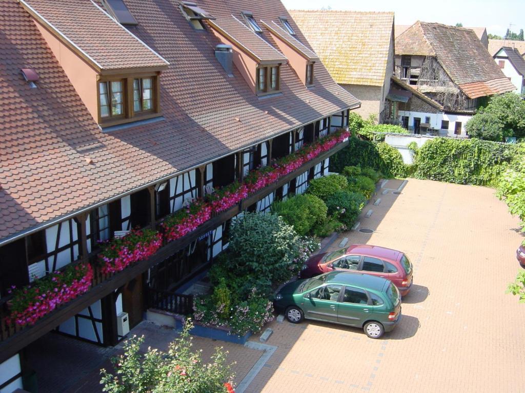 Hotel Restaurant Pere Benoit Entzheim Buitenkant foto